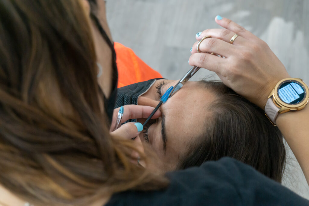  depilacion cejas hilo como es